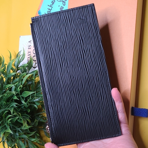 NEW UNUSED LOUIS VUITTON LV BLACK EPI LEATHER FELICIE ZIP INSERT SILVER HARDWARE - Picture 4 of 13